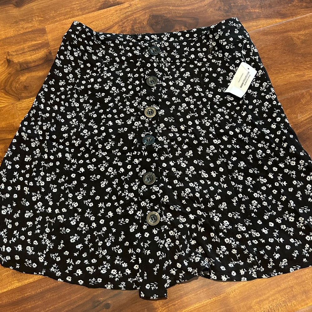 Sky and Sparrow skirt..BNWT.. Size XS